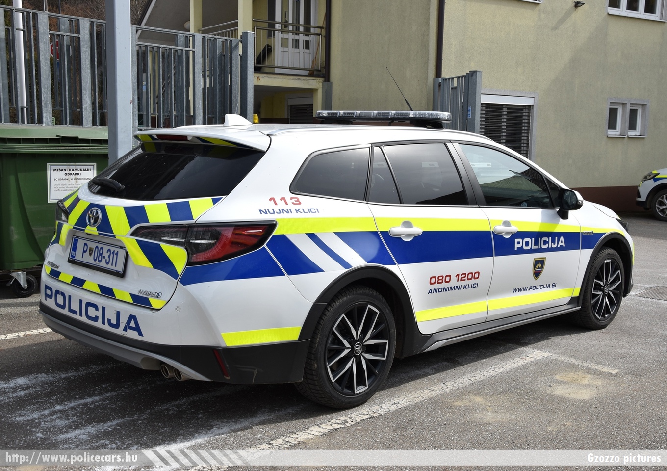 Toyota Corolla Touring Sports 2.0 Trek, fotó: Gzozzo pictures
Keywords: szlovén Szlovénia rendőr rendőrautó rendőrség police policecar Slovenia slovenian