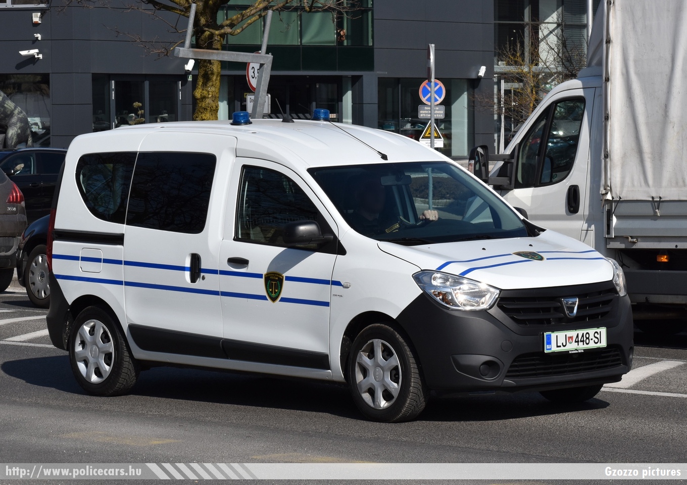 Dacia Dokker, fotó: Gzozzo pictures
Keywords: szlovén Szlovénia büntetésvégrehajtás justice slovenian Slovenia bv