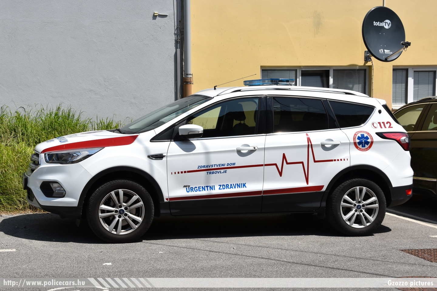 Ford Kuga, Urgentni Zdravnik, Zdravstveni dom Trbovlje, fotó: Gzozzo pictures
Keywords: szlovén Szlovénia mentő mentőautó Slovenia slovenian ambulance