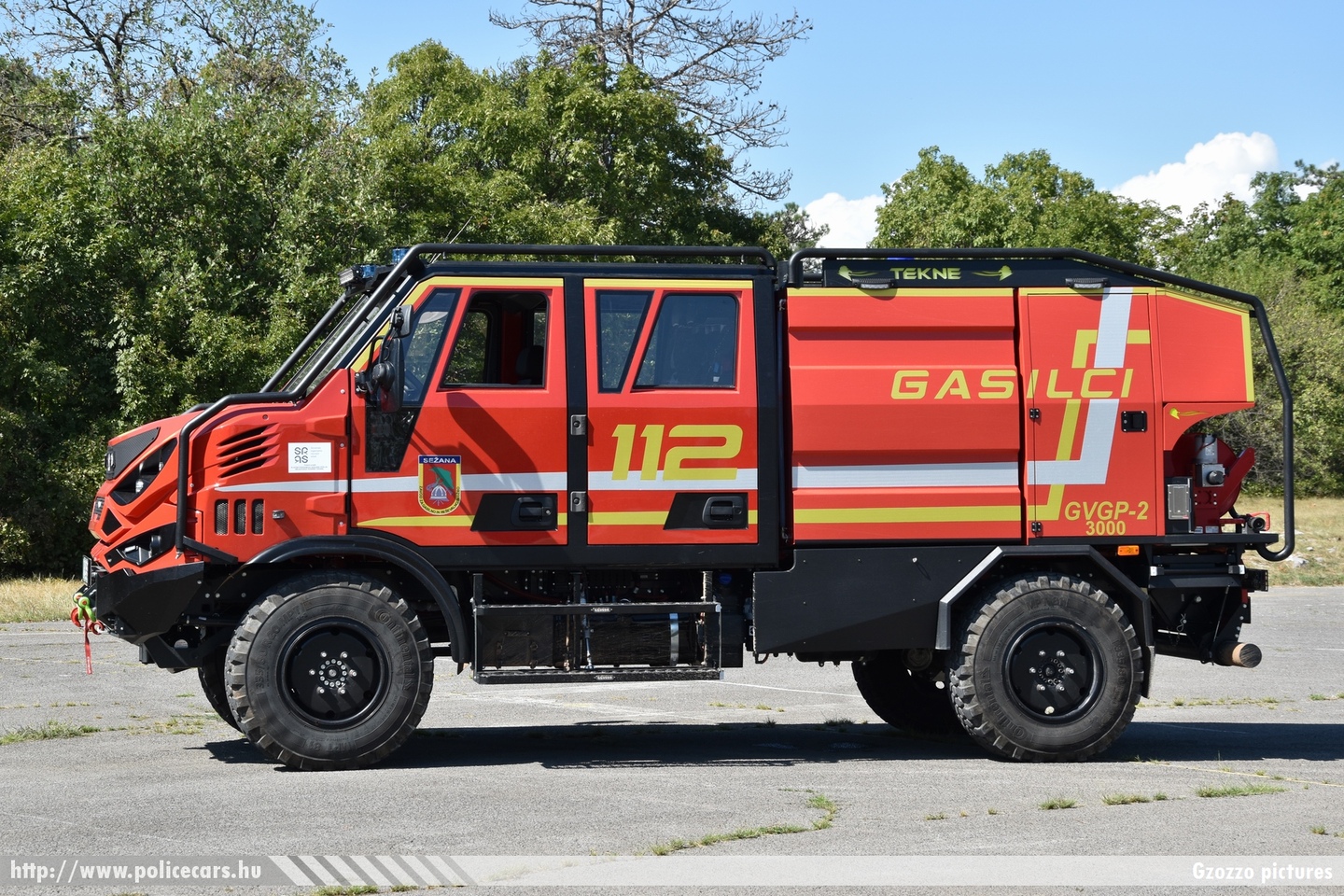 Tekne Graelión 85 GVGP-2 3000 (gasilsko vozilo za gašenje gozdnih požarov), Zavod za gasilno in reševalno službo (ZGRS) Sežana, fotó: Gzozzo pictures
Keywords: szlovén Szlovénia tûzoltóautó tûzoltóság tûzoltó slovenian Slovenia fire firetruck