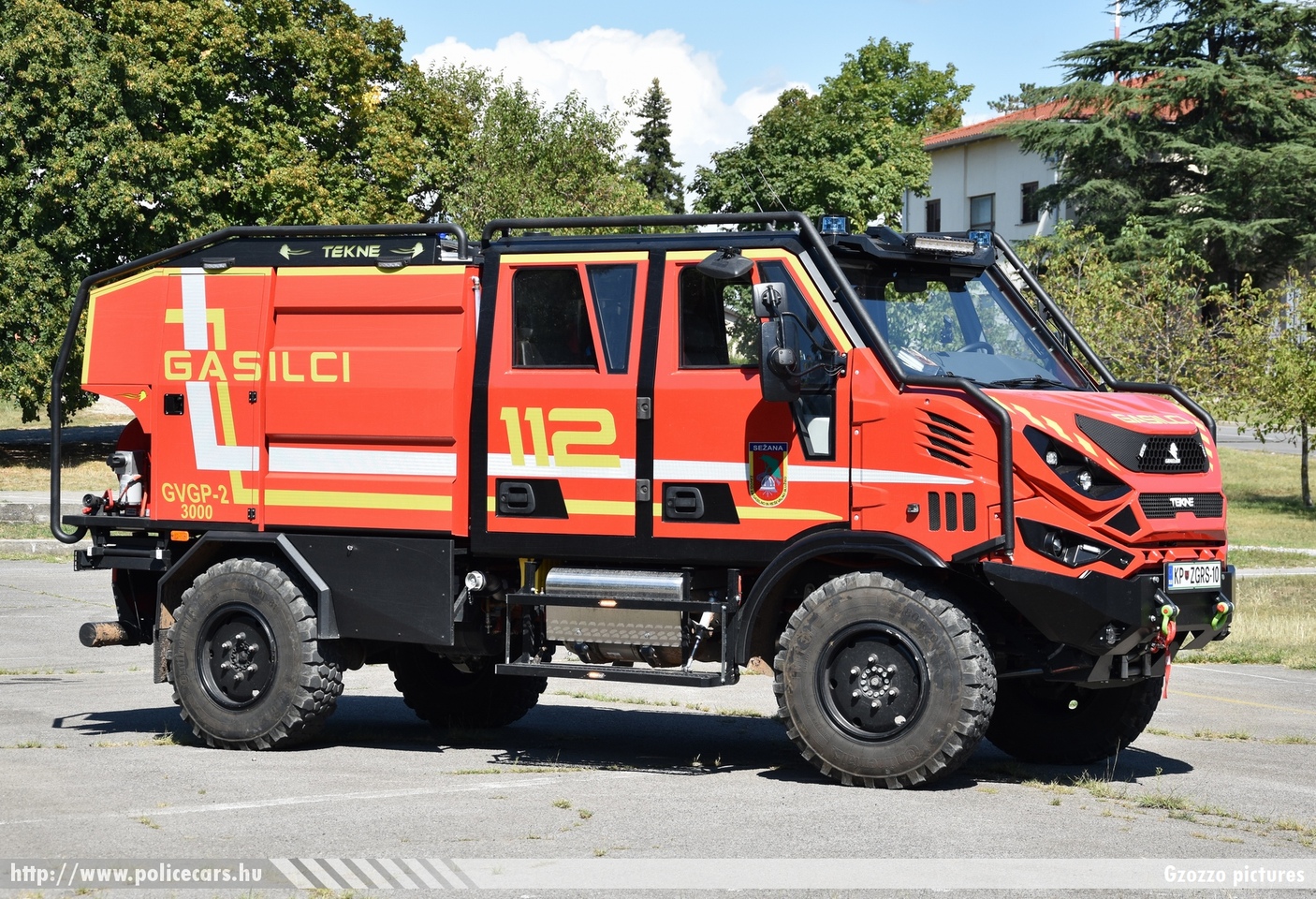 Tekne Graelión 85 GVGP-2 3000 (gasilsko vozilo za gašenje gozdnih požarov), Zavod za gasilno in reševalno službo (ZGRS) Sežana, fotó: Gzozzo pictures
Keywords: szlovén Szlovénia tûzoltóautó tûzoltóság tûzoltó slovenian Slovenia fire firetruck