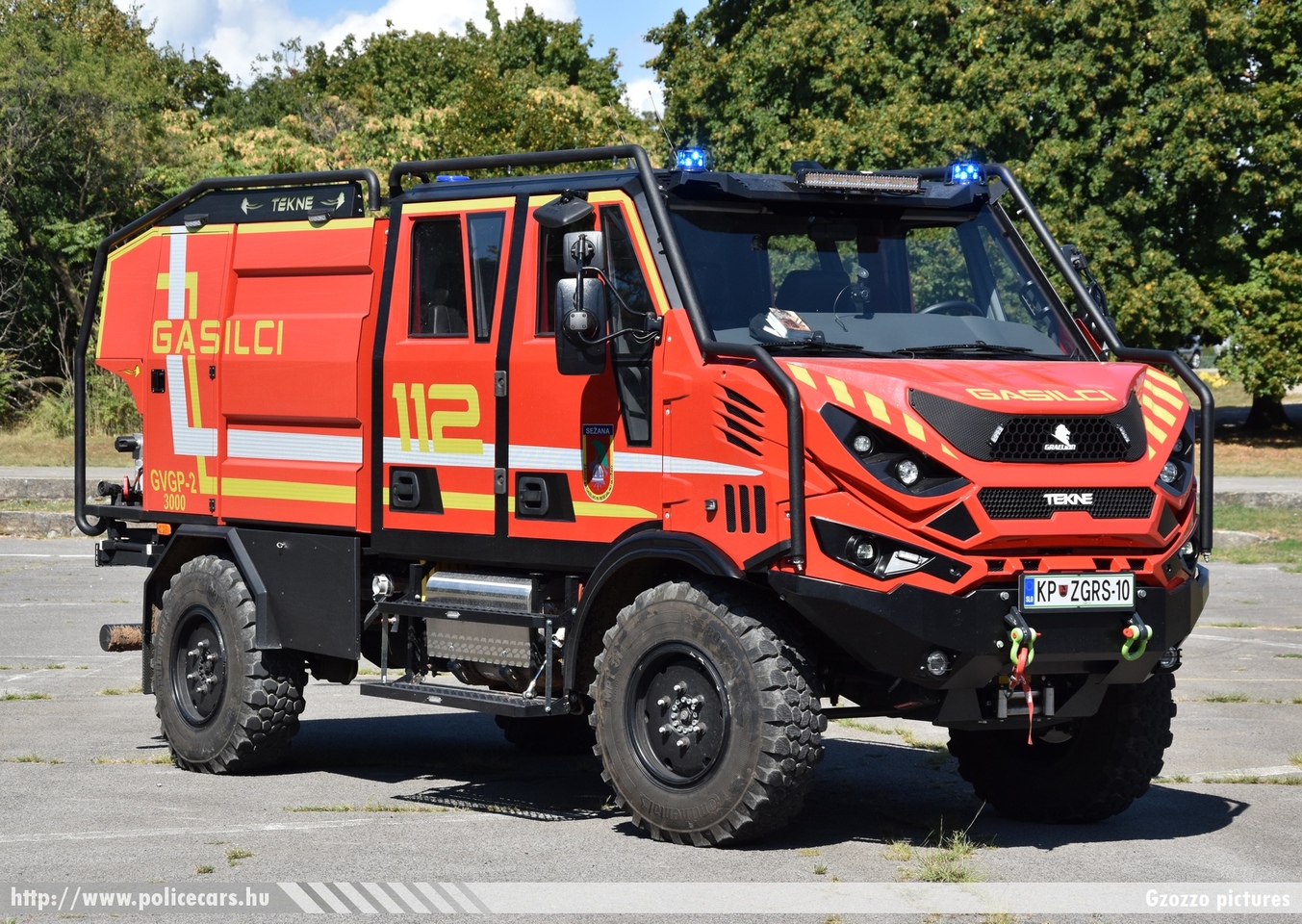 Tekne Graelión 85 GVGP-2 3000 (gasilsko vozilo za gašenje gozdnih požarov), Zavod za gasilno in reševalno službo (ZGRS) Sežana, fotó: Gzozzo pictures
Keywords: szlovén Szlovénia tûzoltóautó tûzoltóság tûzoltó slovenian Slovenia fire firetruck