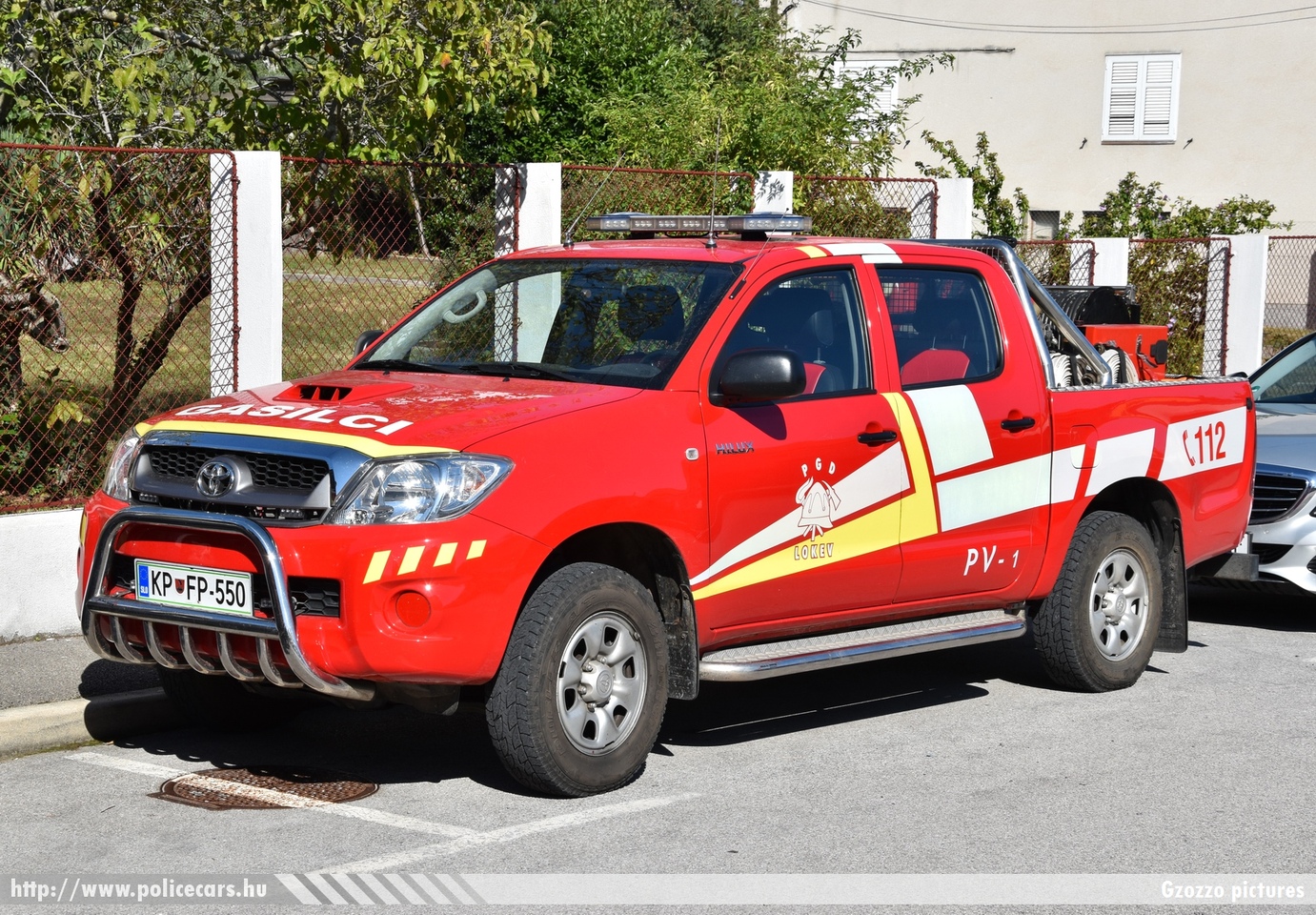 Toyota Hilux PV-1 (poveljnisko vozilo), PGD Lokev, fotó: Gzozzo pictures
Keywords: szlovén Szlovénia tûzoltóautó tûzoltóság tûzoltó slovenian Slovenia fire firetruck