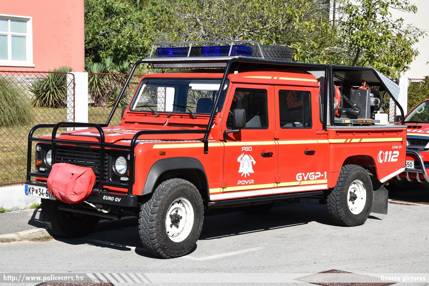 Land Rover Defender GVGP-1 (gasilsko vozilo za gašenje gozdnih požarov), PGD Povir, fotó: Gzozzo pictures
Keywords: szlovén Szlovénia tûzoltóautó tûzoltóság tûzoltó slovenian Slovenia fire firetruck