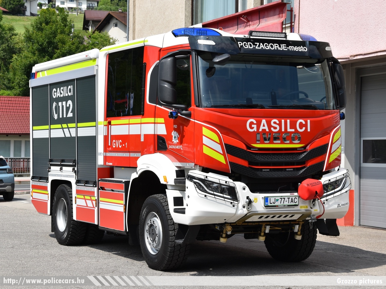 Iveco T-Way Magirus Webo GVC-1 (gasilsko vozilo s cisterno), PGD Zagorje-Mesto, fotó: Gzozzo pictures
Keywords: szlovén Szlovénia tûzoltóautó tûzoltóság tûzoltó slovenian Slovenia fire firetruck