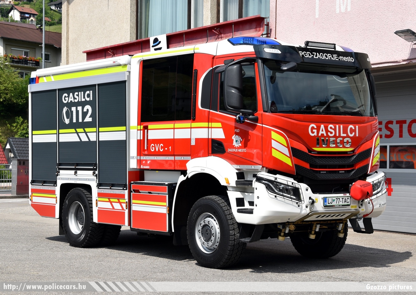 Iveco T-Way Magirus Webo GVC-1 (gasilsko vozilo s cisterno), PGD Zagorje-Mesto, fotó: Gzozzo pictures
Keywords: szlovén Szlovénia tûzoltóautó tûzoltóság tûzoltó slovenian Slovenia fire firetruck