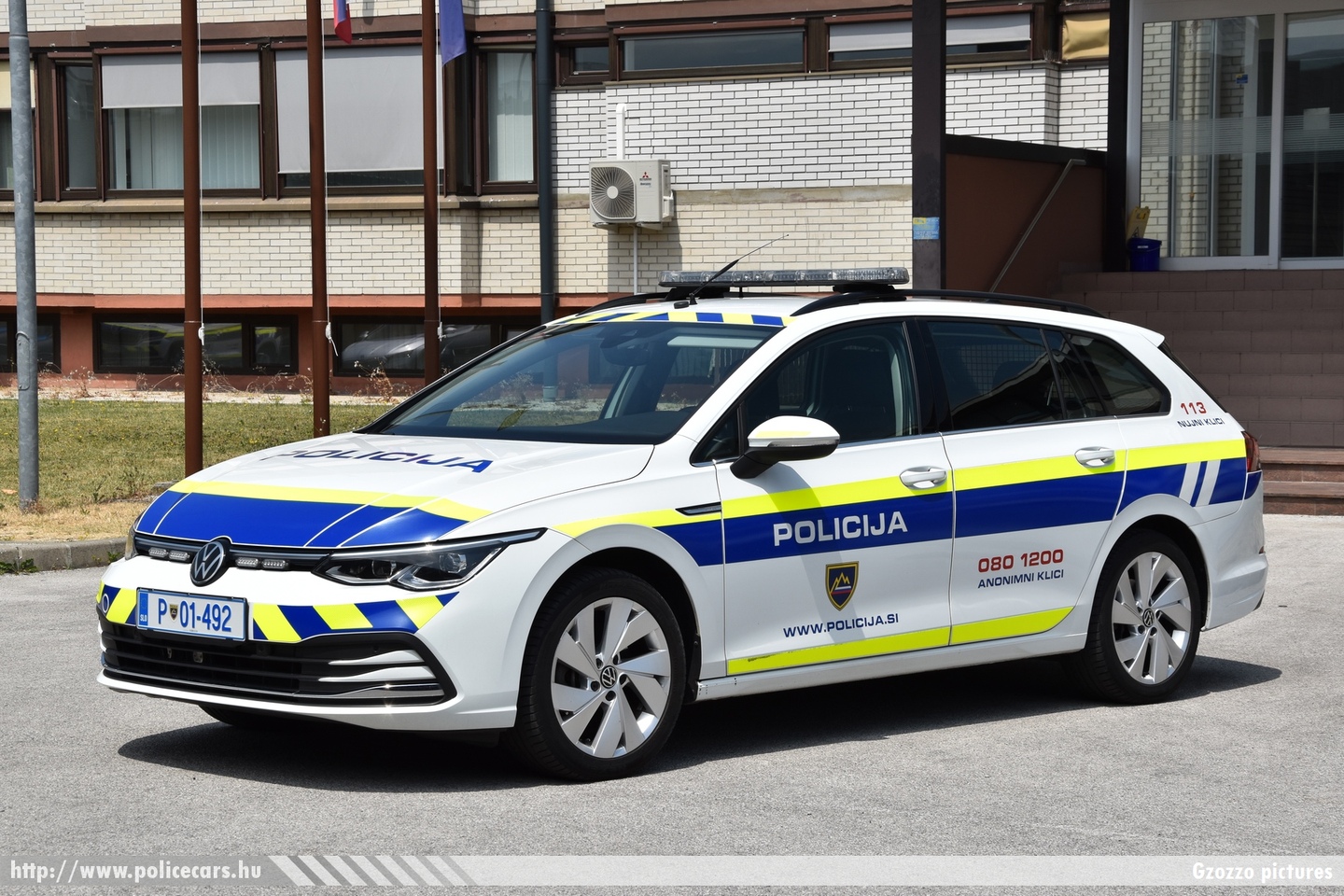 Volkswagen Golf VIII Variant, Policija, fotó: Gzozzo pictures
Keywords: szlovén Szlovénia rendőr rendőrautó rendőrség police policecar Slovenia slovenian policija