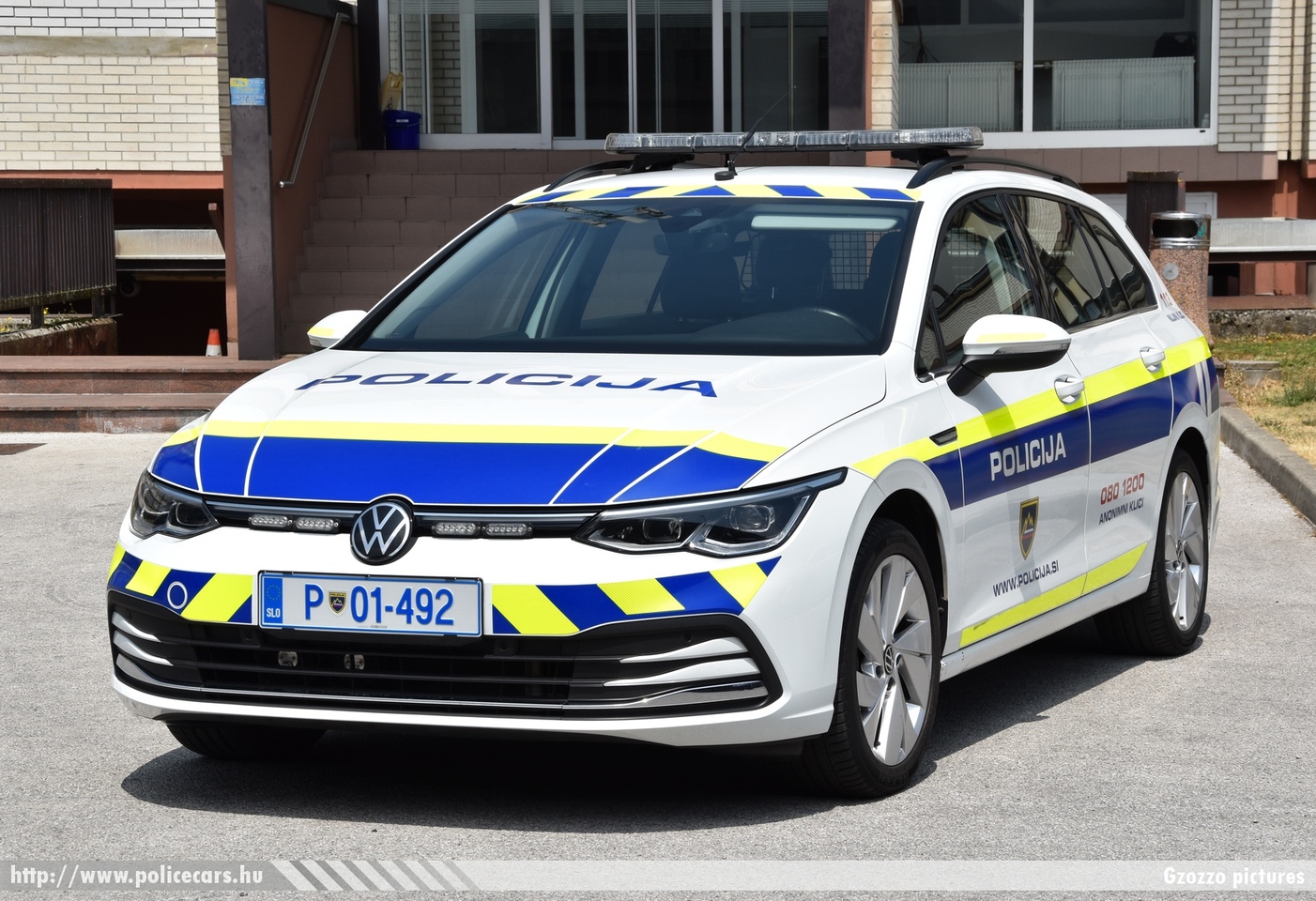 Volkswagen Golf VIII Variant, Policija, fotó: Gzozzo pictures
Keywords: szlovén Szlovénia rendőr rendőrautó rendőrség police policecar Slovenia slovenian policija