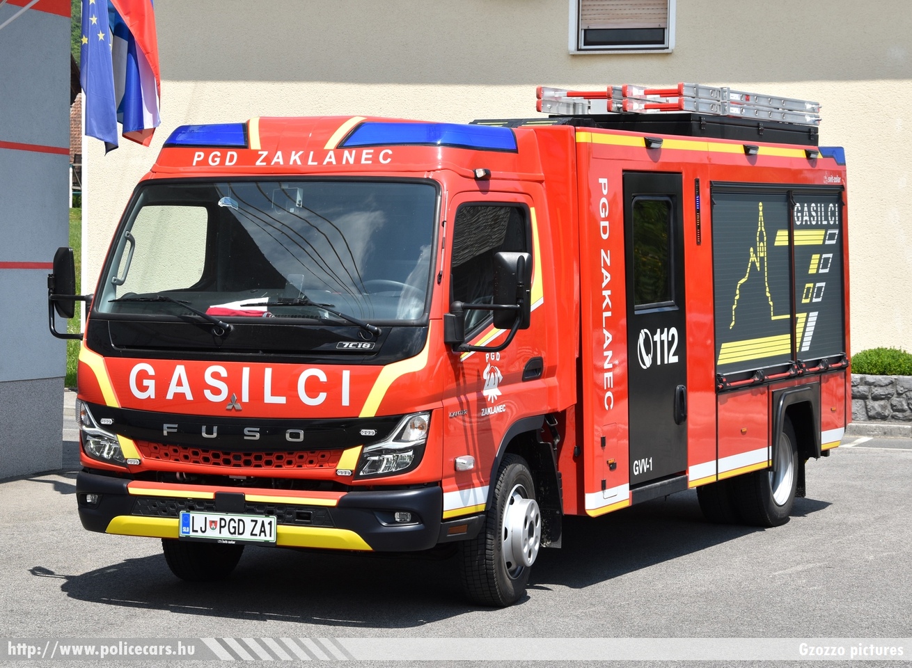Mitsubishi Fuso Canter GVV-1 (gasilsko vozilo z vodo) Svit Zolar, PGD Zaklanec, fotó: Gzozzo pictures
Keywords: szlovén Szlovénia tûzoltóautó tûzoltóság tûzoltó slovenian Slovenia fire firetruck