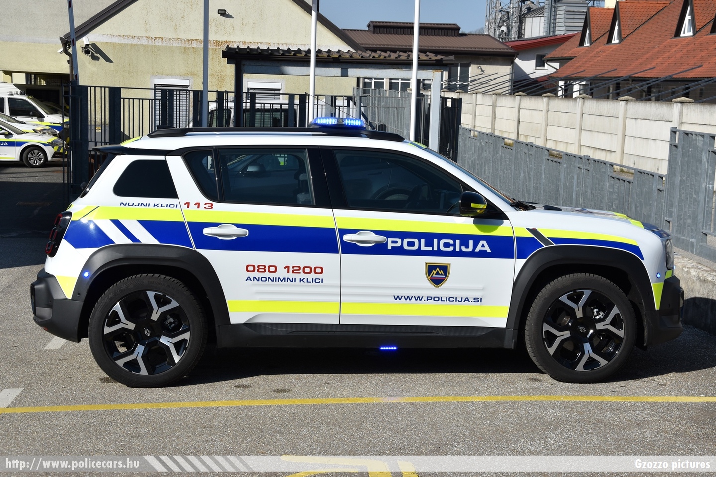 Renault 4 E-Tech, Policija, fotó: Gzozzo pictures
Keywords: szlovén Szlovénia rendőr rendőrautó rendőrség police policecar Slovenia slovenian policija