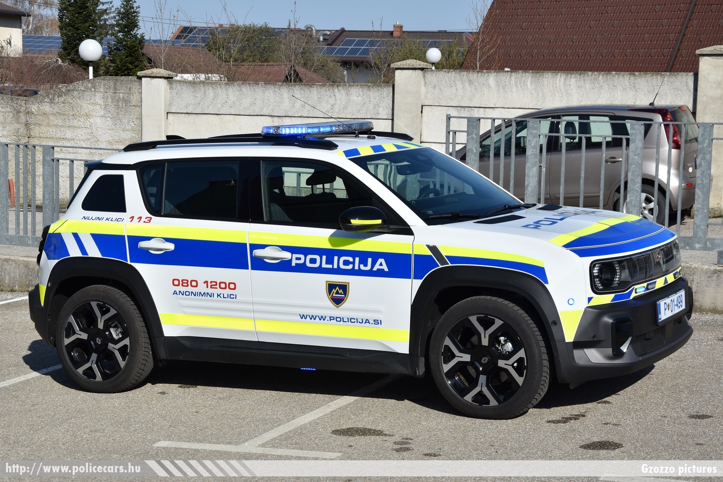 Renault 4 E-Tech, Policija, fotó: Gzozzo pictures
Keywords: szlovén Szlovénia rendőr rendőrautó rendőrség police policecar Slovenia slovenian policija
