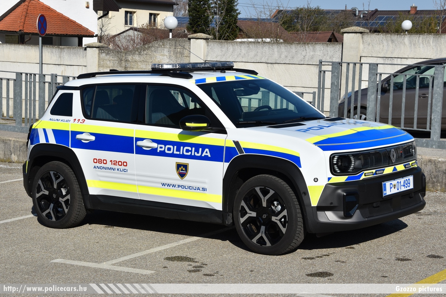 Renault 4 E-Tech, Policija, fotó: Gzozzo pictures
Keywords: szlovén Szlovénia rendőr rendőrautó rendőrség police policecar Slovenia slovenian policija