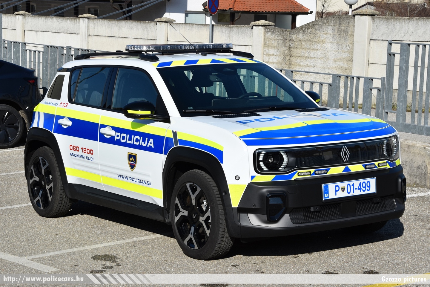 Renault 4 E-Tech, Policija, fotó: Gzozzo pictures
Keywords: szlovén Szlovénia rendőr rendőrautó rendőrség police policecar Slovenia slovenian policija
