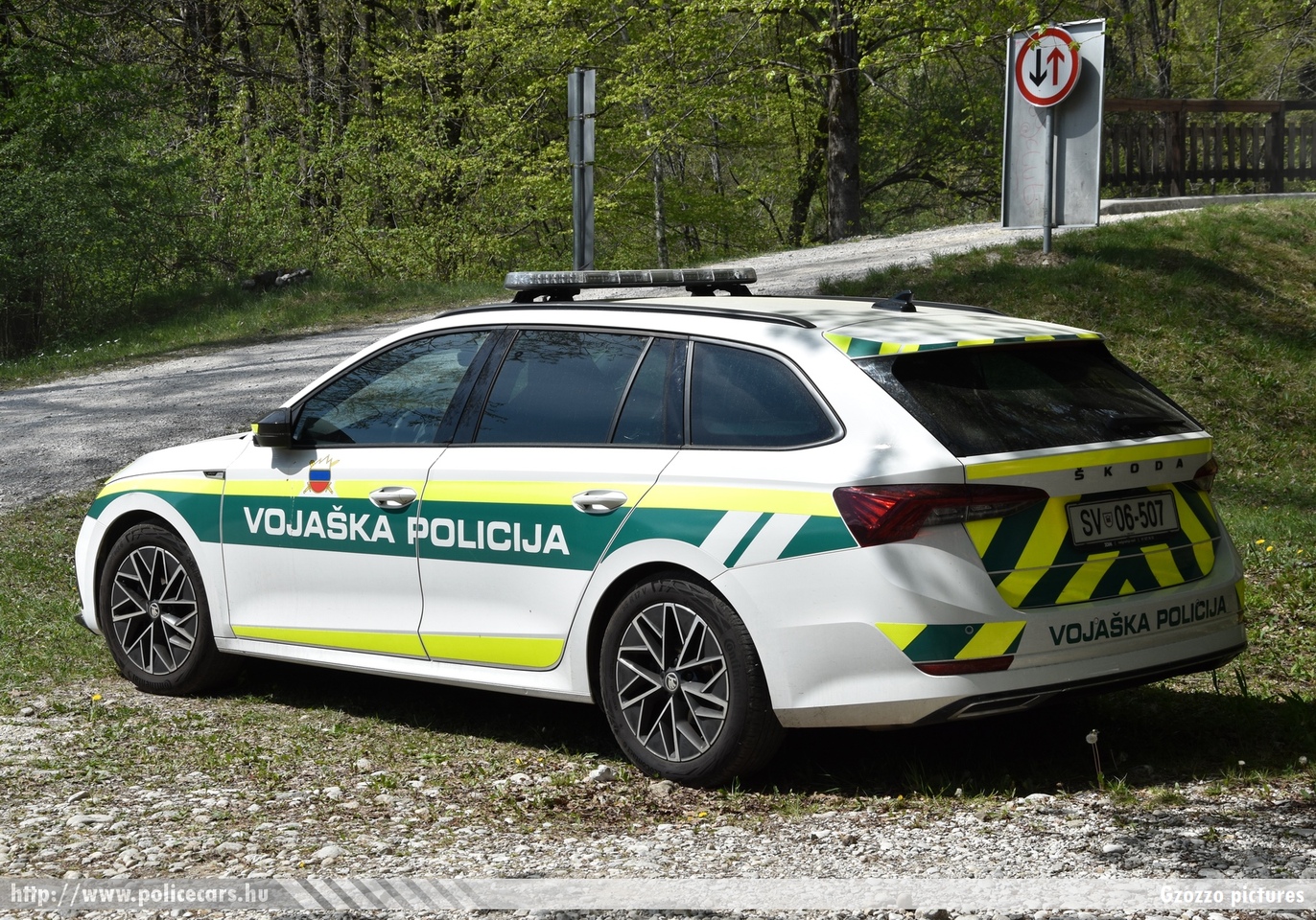 Skoda Octavia IV, Slovenska vojska, Vojaska policija, fotó: Gzozzo pictures
Keywords: szlovén Szlovénia katonai slovenian Slovenia military rendőr rendőrautó rendőrség katonai rendészet police policecar