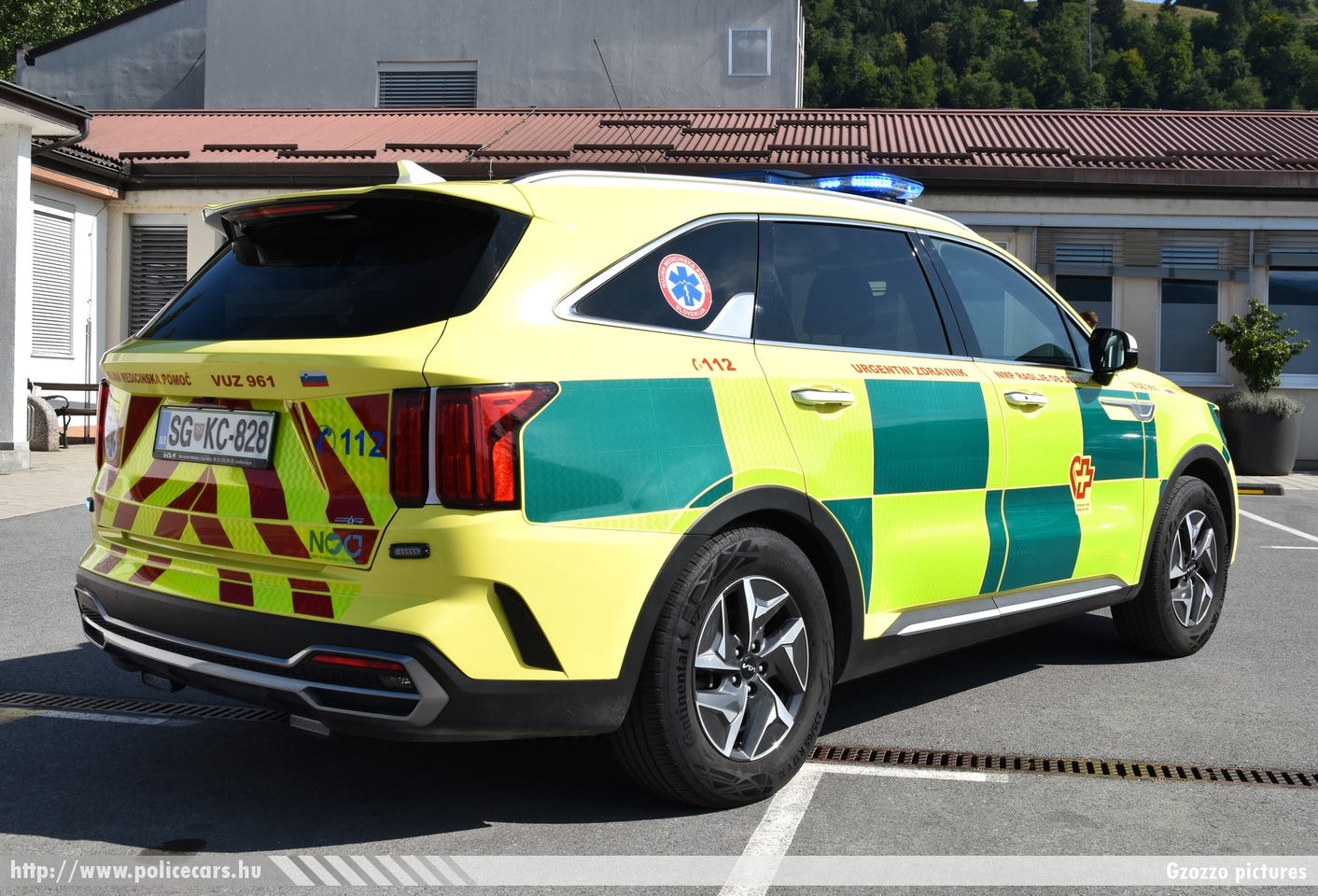 Kia Sorento, Vozilo urgentnega zdravnika (VUZ), Zdravstveni dom Radlje ob Dravi, fotó: Gzozzo pictures
Keywords: szlovén Szlovénia mentő mentőautó Slovenia slovenian ambulance