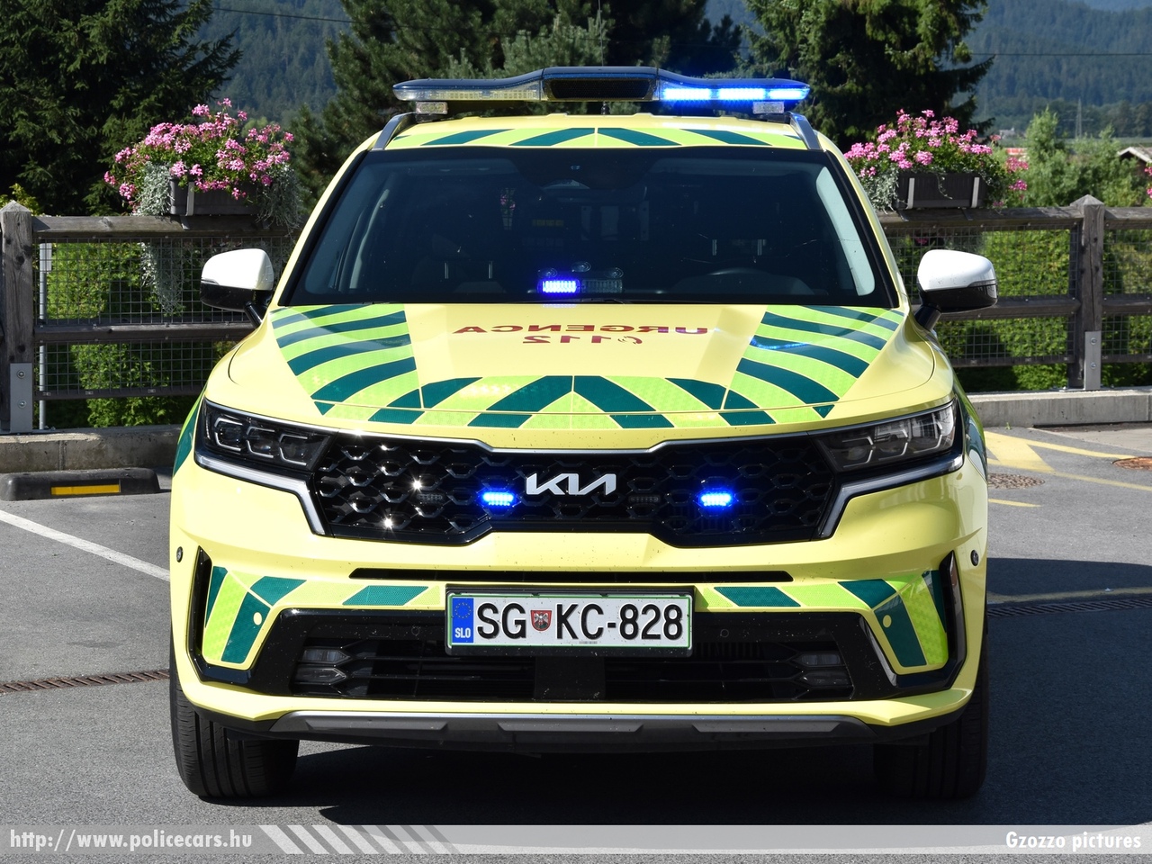 Kia Sorento, Vozilo urgentnega zdravnika (VUZ), Zdravstveni dom Radlje ob Dravi, fotó: Gzozzo pictures
Keywords: szlovén Szlovénia mentő mentőautó Slovenia slovenian ambulance