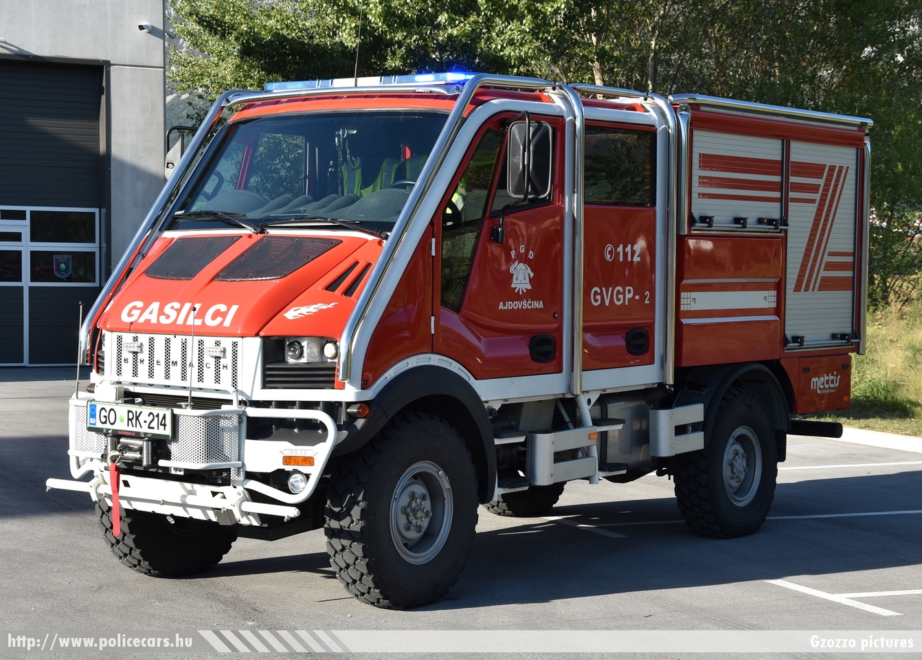 Bremach T-Rex GVGP-2 (gasilsko vozilo za gašenje gozdnih požarov) Mettis, PGD Ajdovščina, fotó: Gzozzo pictures
Keywords: szlovén Szlovénia tûzoltóautó tûzoltóság tûzoltó slovenian Slovenia fire firetruck
