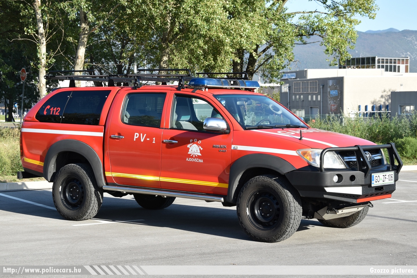 Toyota Hilux PV-1, PGD Ajdovščina, fotó: Gzozzo pictures
Keywords: szlovén Szlovénia tûzoltóautó tûzoltóság tûzoltó slovenian Slovenia fire firetruck