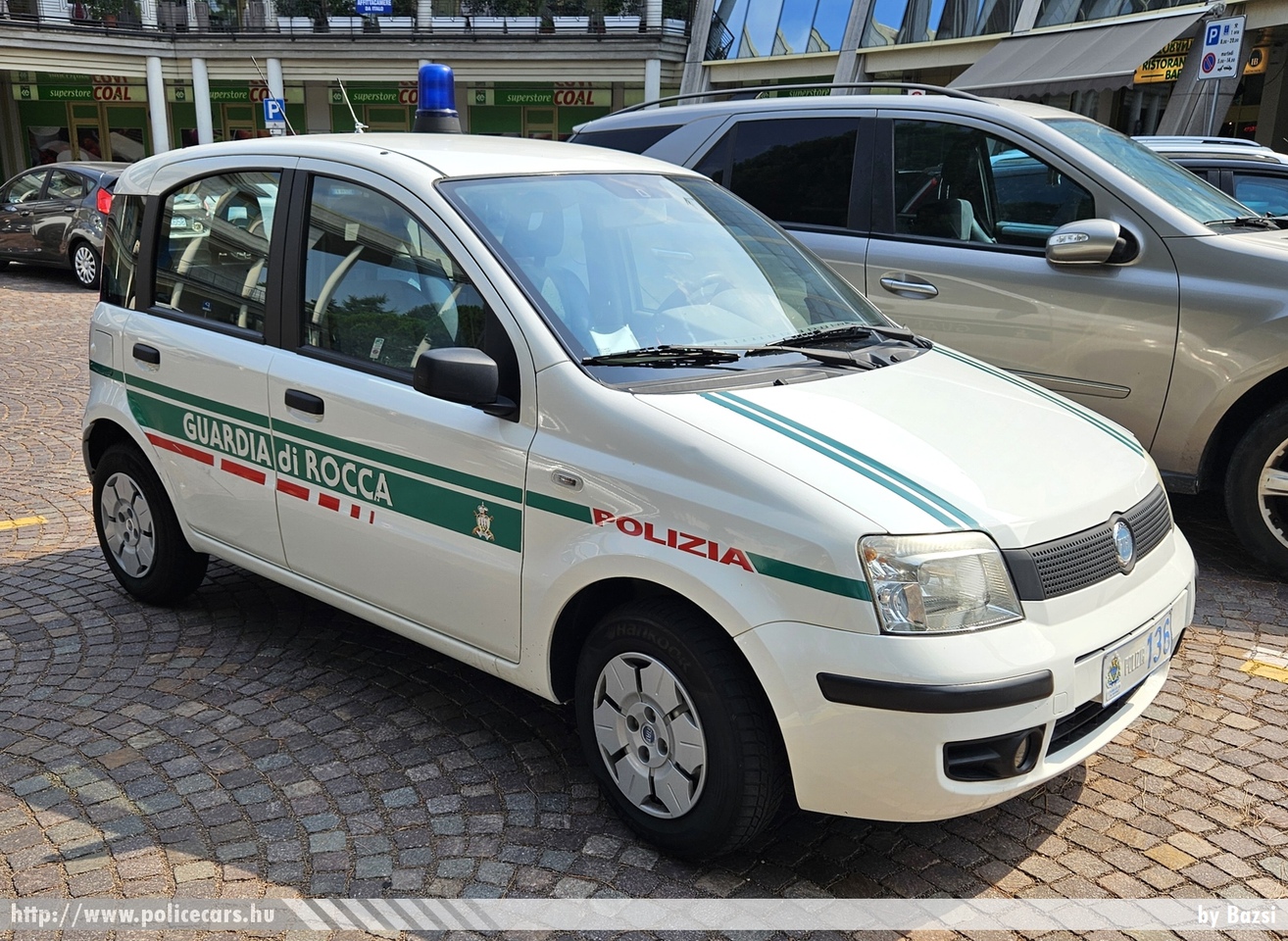 Fiat Panda, Guarda di Rocca, fotó: Bazsi
Keywords: rendőr rendőrautó rendőrség San Marino police policecar