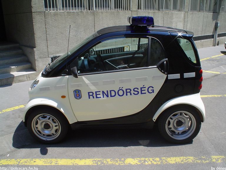 Smart Fortwo, fotó: dénes
Keywords: rendőr rendőrautó rendőrség magyar Magyarország RB74-11