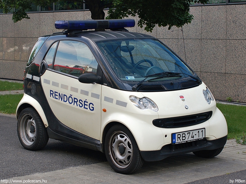 Smart Fortwo, fotó: MBen
Keywords: rendőr rendőrautó rendőrség magyar Magyarország RB74-11