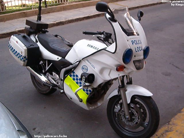 Yamaha, fotó: Kinguc
Keywords: rendőr rendőrmotor rendőrség spanyol Spanyolország