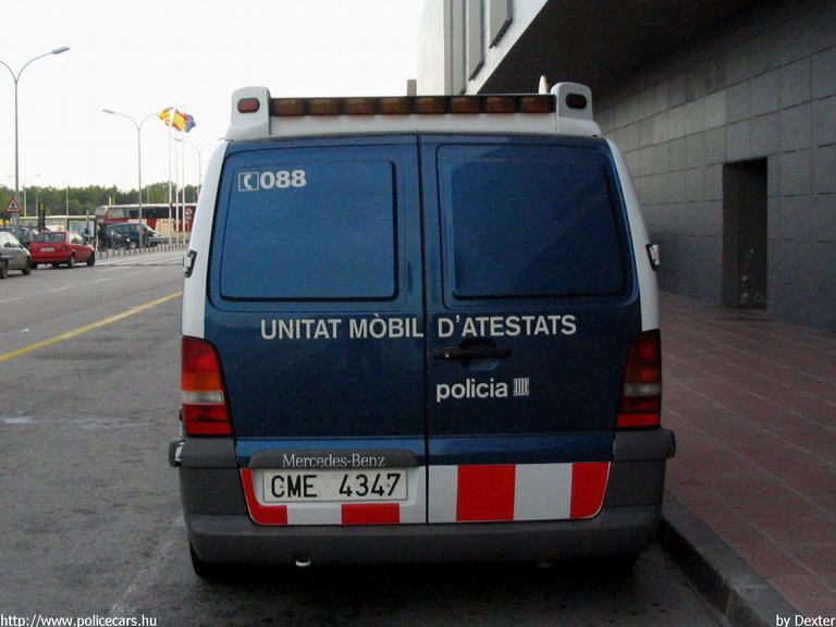 Mercedes Vito, fotó: Dexter
Keywords: rendőr rendőrautó rendőrség spanyol Spanyolország
