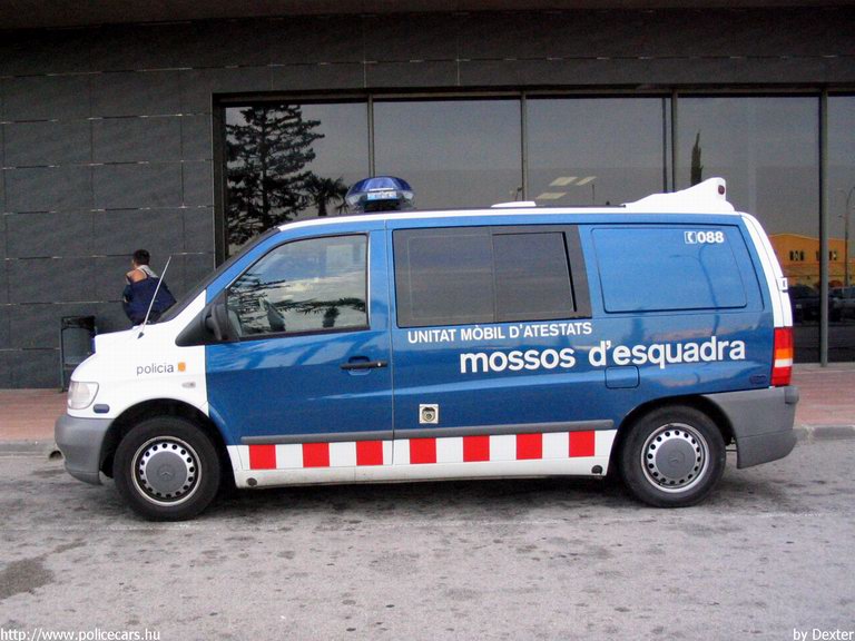 Mercedes Vito, fotó: Dexter
Keywords: rendőr rendőrautó rendőrség spanyol Spanyolország