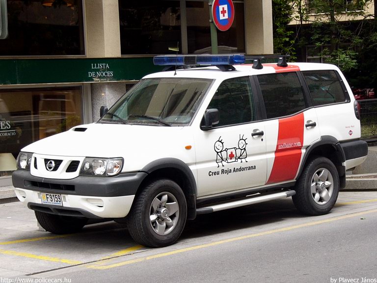 Nissan Terrano, fotó: Plavecz János
Keywords: mentő mentőautó Andorra andorrai