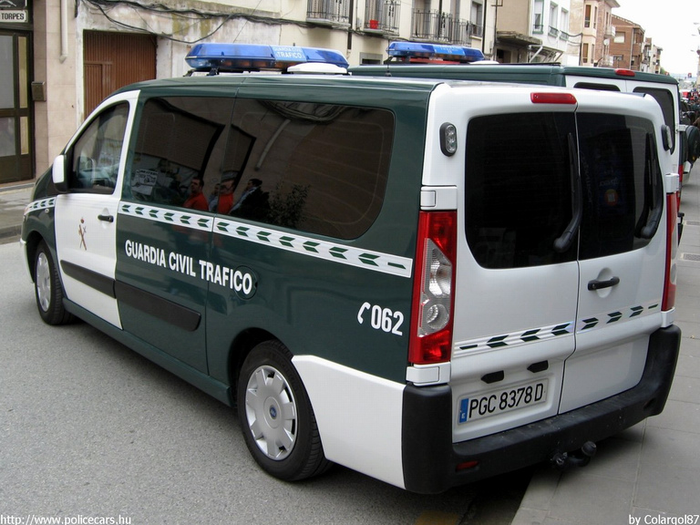 Fiat, fotó: Colargol87
Keywords: rendőr rendőrautó rendőrség spanyol Spanyolország