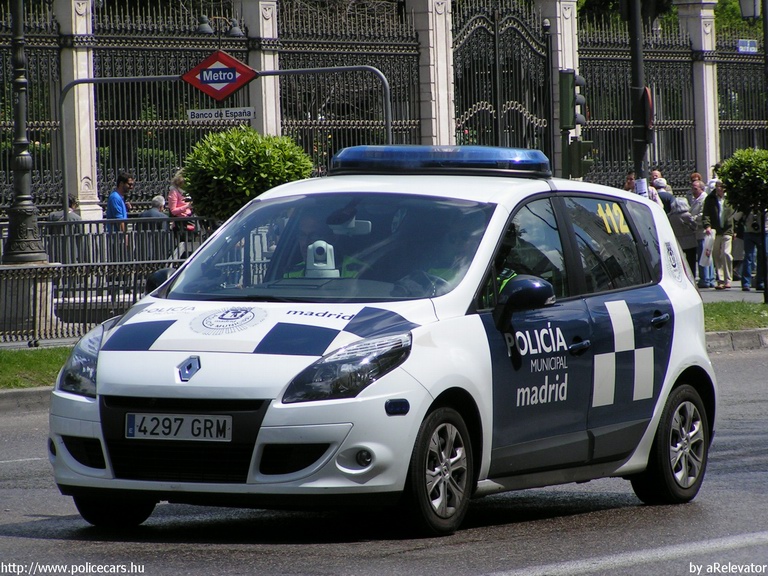Renault Scénic, fotó: aRelevator
Keywords: spanyol Spanyolország rendőr rendőrautó rendőrség