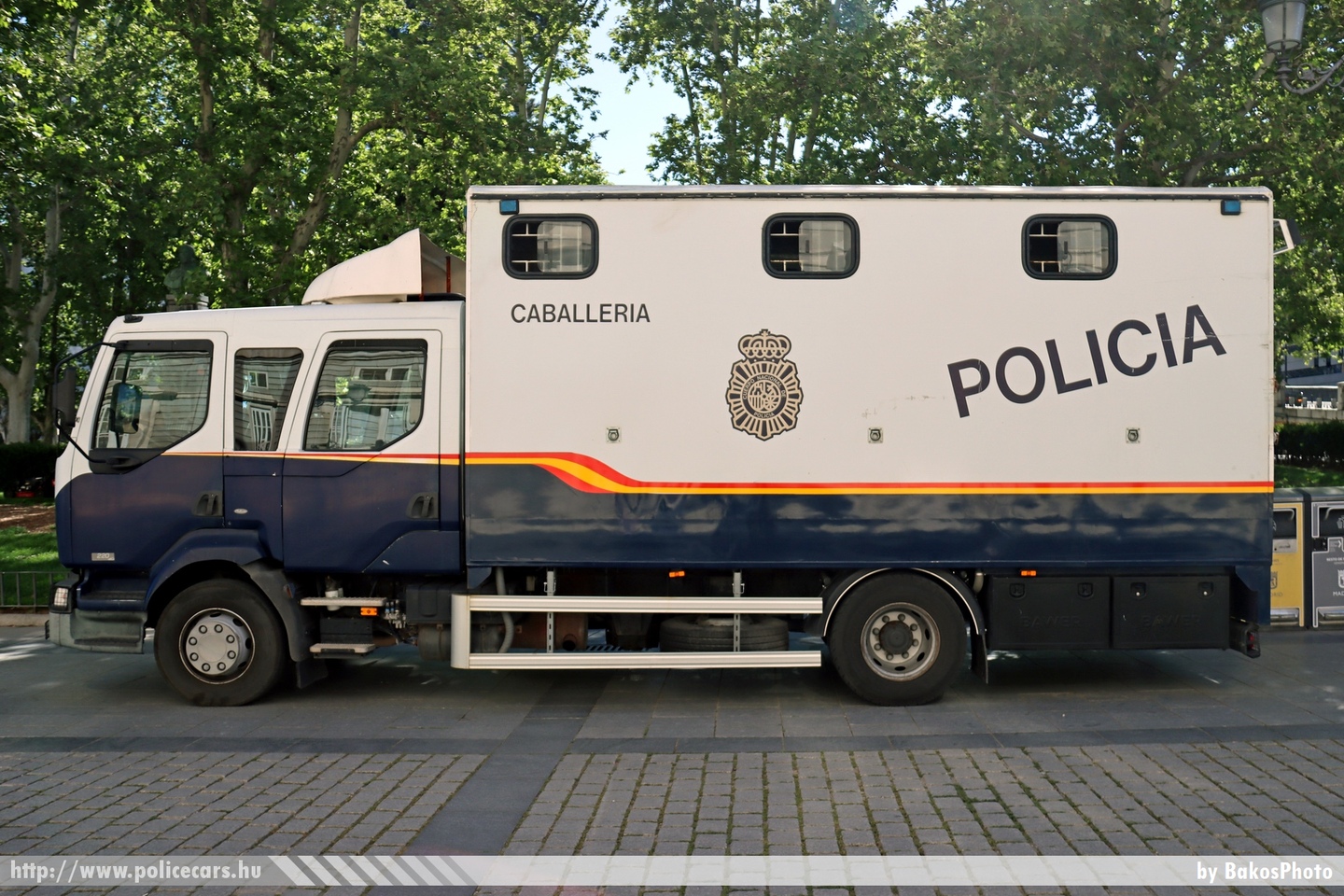 Renault Midlum, Cuerpo Nacional de Policía, Caballería, fotó: BakosPhoto
Keywords: spanyol Spanyolország rendőr rendőrautó rendőrség police policecar spanish Spain