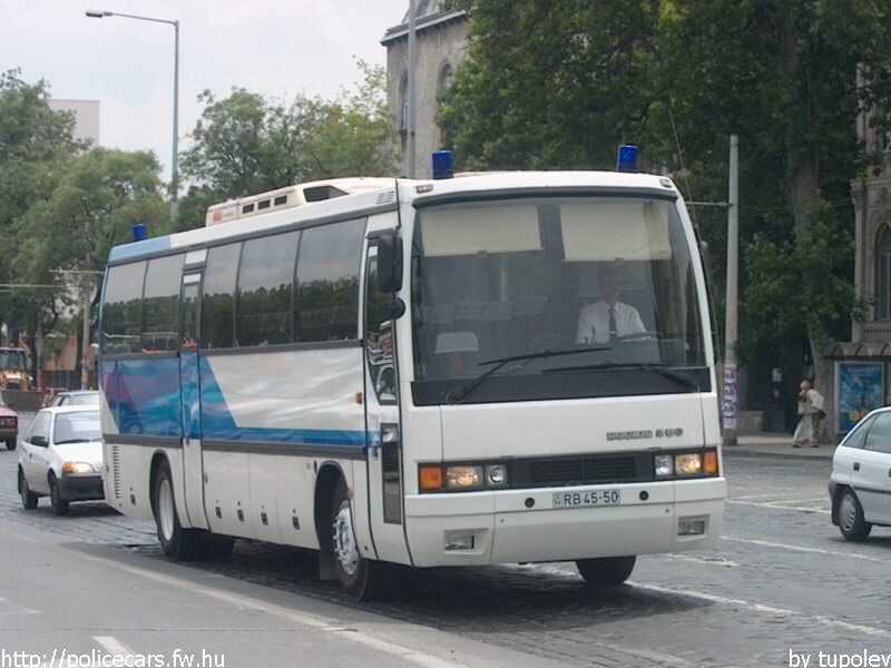 Ikarus 350, fotó: Tupolev
Keywords: rendőrség rendőr rendőrautó magyar Magyarország RB45-50 hungarian Hungary police policecar