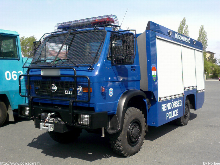 Rába H9.107, fotó: Norbee
Keywords: rendőrség rendőr rendőrautó magyar Magyarország hungarian Hungary police policecar