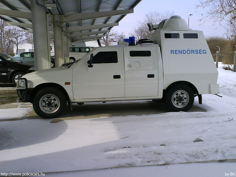 Opel Campo, fotó: BG
Keywords: rendőr rendőrautó rendőrség magyar Magyarország hungarian Hungary police policecar