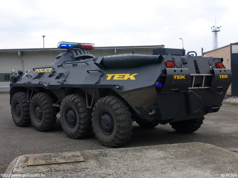 BTR-80, fotó: PChris
Keywords: rendőr rendőrautó rendőrség magyar Magyarország TEK hungarian Hungary police policecar