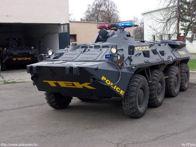 BTR-80, fotó: PChris
Keywords: rendőr rendőrautó rendőrség magyar Magyarország TEK hungarian Hungary police policecar