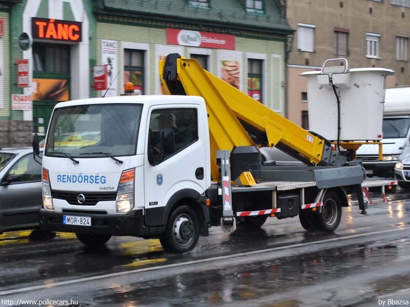 Nissan Cabstar, fotó: Bbazsa
Keywords: rendőrautó rendőrség rendőr magyar Magyarország MOR-824 hungarian Hungary police policecar