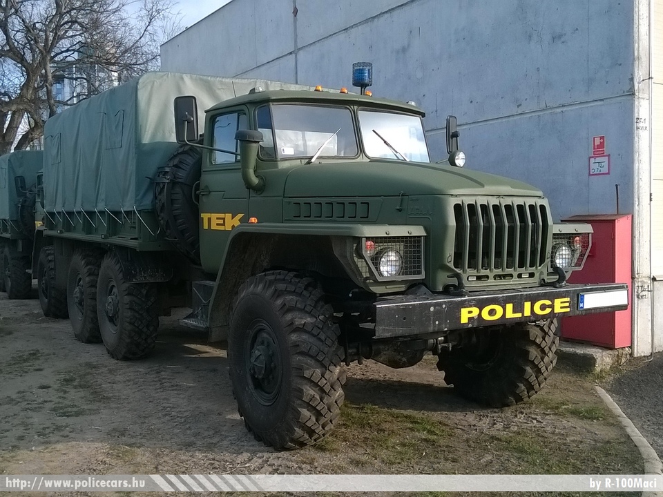 URAL 4320, fotó: R100-Maci
Keywords: rendőr rendőrautó rendőrség magyar Magyarország TEK hungarian Hungary police policecar