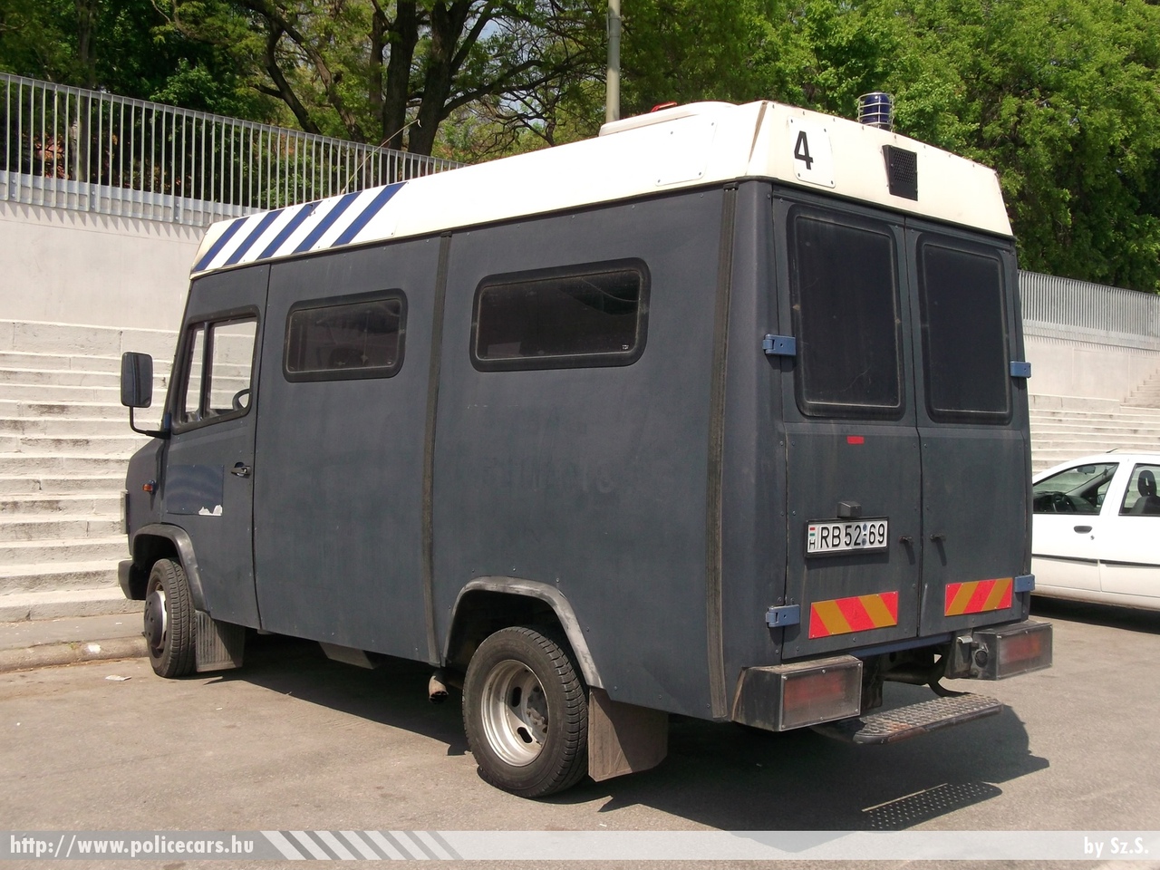 Mercedes-Benz Vario 614D, fotó: Sz.S.
Keywords: magyar Magyarország rendőr rendőrautó rendőrség RB52-69 Hungary hungarian police policecar