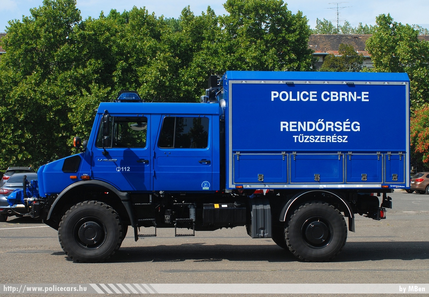Mercedes-Benz Unimog UHE 452, fotó: MBen
Keywords: rendőrség rendőr rendőrautó magyar Magyarország hungarian Hungary police policecar RIC-421
