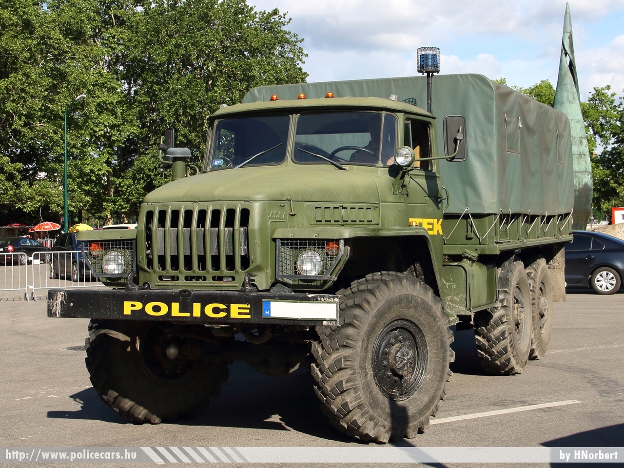 URAL 4320, fotó: HNorbert
Keywords: rendőrség rendőr rendőrautó magyar Magyarország hungarian Hungary police policecar 
