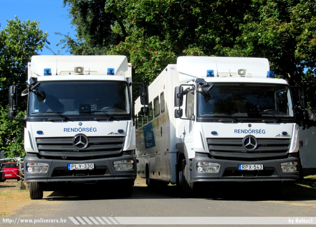 Mercedes Atego 1324 Tornádó, fotó: Balázs1
Keywords: rendőrség rendőr rendőrautó magyar Magyarország hungarian Hungary police policecar PLY-330 RPX-543