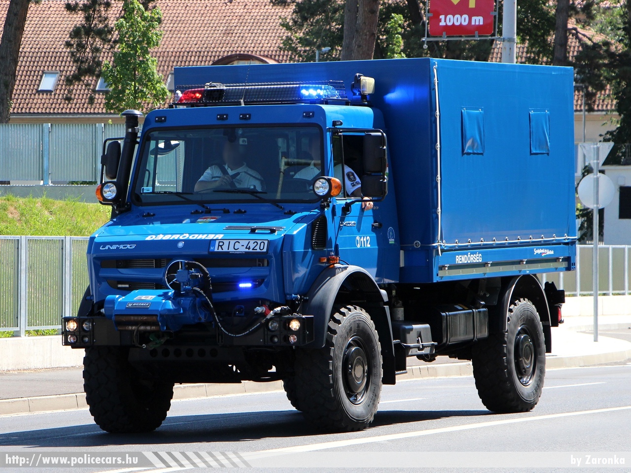 Mercedes-Benz Unimog UHE 452, fotó: Zaronka
Keywords: rendőrség rendőr rendőrautó magyar Magyarország hungarian Hungary police policecar RIC-420