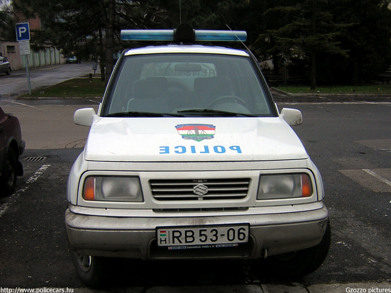 Suzuki Vitara, fotó: Gzozzo pictures
Keywords: rendőr rendőrautó rendőrség magyar Magyarország RB53-06