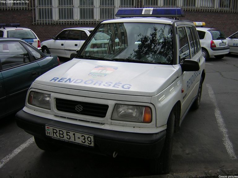 Suzuki Vitara, fotó: Gzozzo pictures

Keywords: rendőr rendőrautó rendőrség magyar Magyarország RB51-39