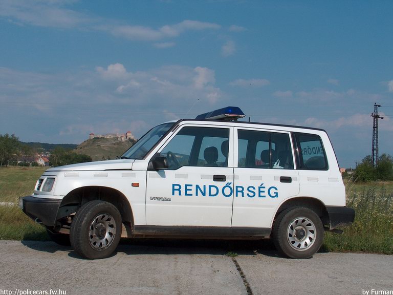Suzuki Vitara, fotó: Furman
Keywords: rendőr rendőrautó rendőrség magyar Magyarország RB51-11