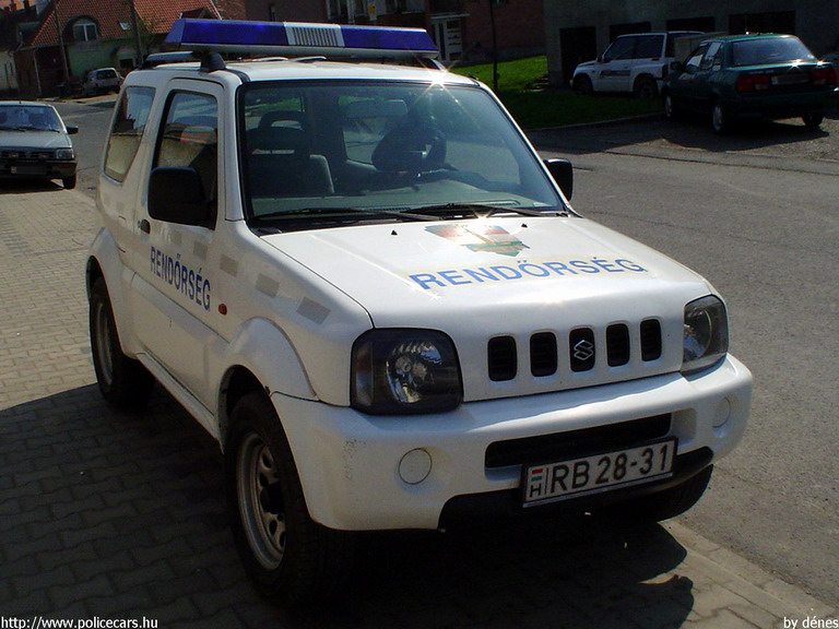 Suzuki Jimny, fotó: dénes
Keywords: rendőr rendőrautó rendőrség magyar Magyarország RB28-31