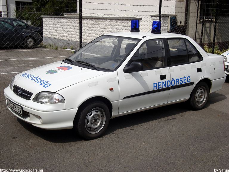 Suzuki Sedan, fotó: Varga
Keywords: rendőr rendőrautó rendőrség magyar Magyarország RB73-82