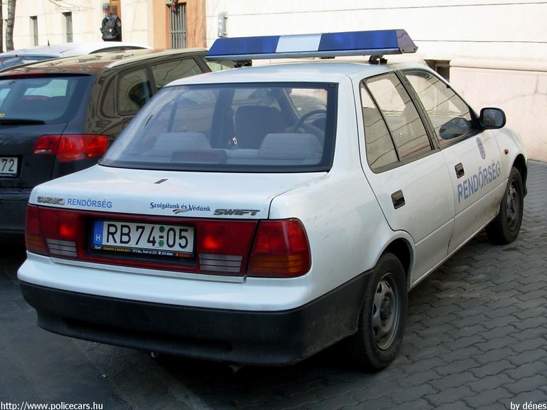 Suzuki Sedan, fotó: dénes
Keywords: rendőr rendőrautó rendőrség magyar Magyarország RB74-05
